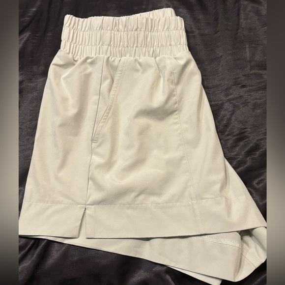 Abercrombie & Fitch Pants - Abercrombie & Fitch Cream Elastic Waist Skirt